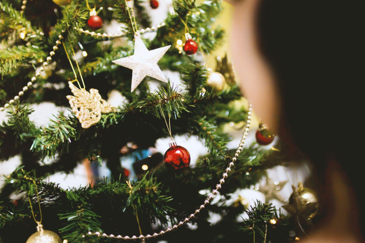The Best Type of Artificial Christmas Tree to Buy for Travelers
